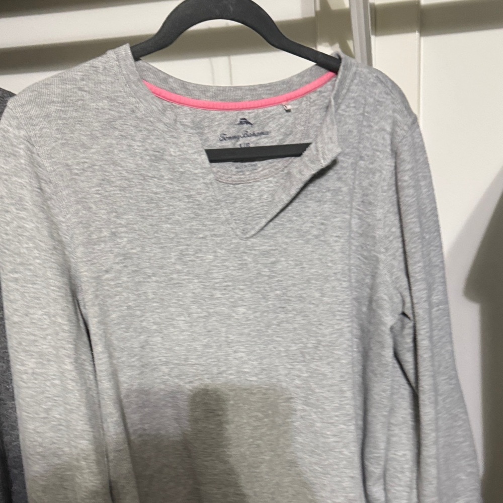 Tommy Bahama women’s l/s ribbed comfort plush vneck